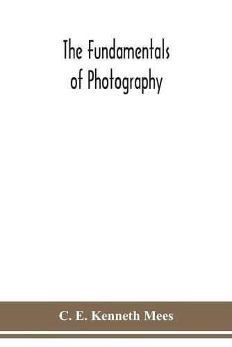 Cover image for The fundamentals of photography