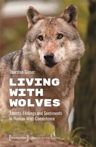 Cover image for Living with Wolves