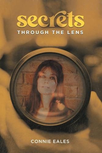 Cover image for Secrets Through the Lens