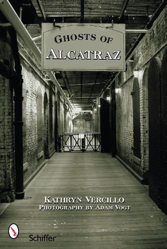 Cover image for Ghosts of Alcatraz