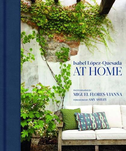 Cover image for Isabel Lopez-Quesada: At Home