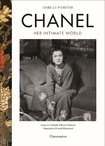 Cover image for Chanel: Her Intimate World