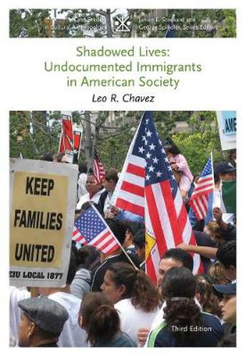 Cover image for Shadowed Lives: Undocumented Immigrants in American Society