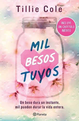 Cover image for Mil Besos Tuyos (Incluye Capitulo Inedito) / A Thousand Boy Kisses (with an Unpublished Chapter)