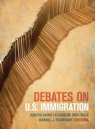 Cover image for Debates on U.S. Immigration