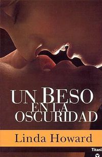 Cover image for Un Beso en la Oscuridad