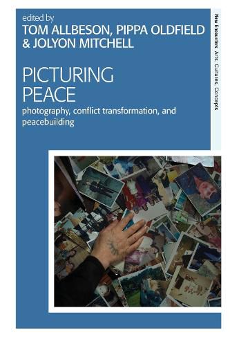 Cover image for Picturing Peace