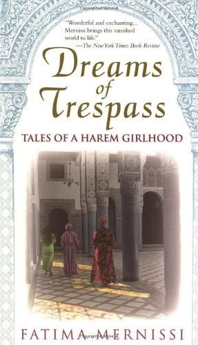 Cover image for Dreams of Trespass: Tales of a Harem Girlhood