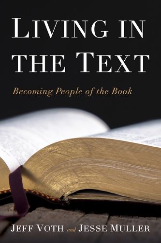 Cover image for Living in the Text