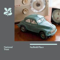 Cover image for Nuffield Place