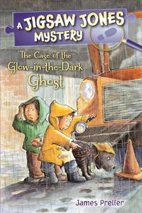 Cover image for Jigsaw Jones: The Case of the Glow-in-the-Dark Ghost
