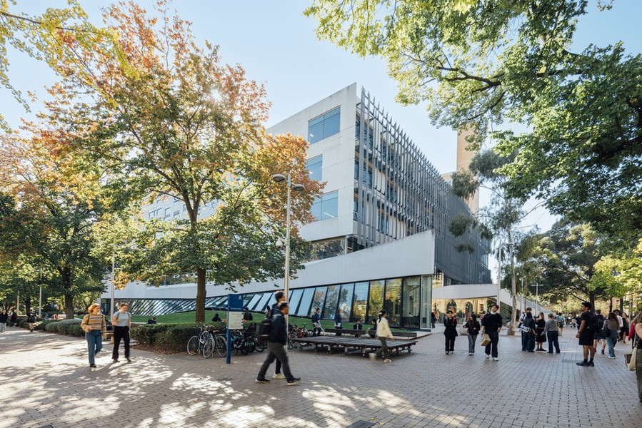 A photo of the Glyn Davis building at the University of Melbourne.