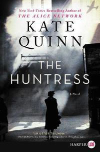 Cover image for The Huntress [Large Print]