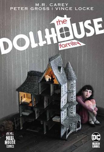 Cover image for The Dollhouse Family