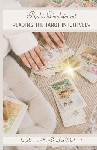 Cover image for Psychic Development: Reading the Tarot Intuitively