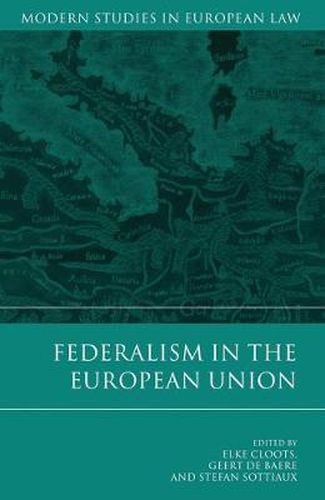 Cover image for Federalism in the European Union