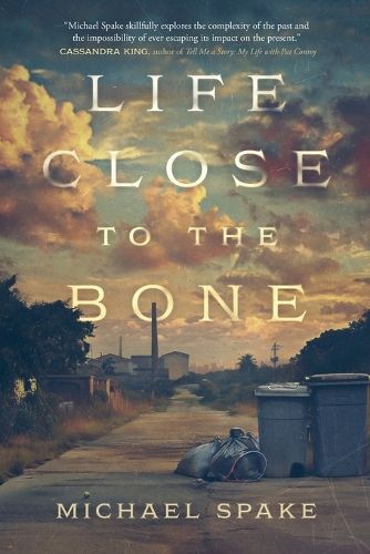 Cover image for Life Close to the Bone