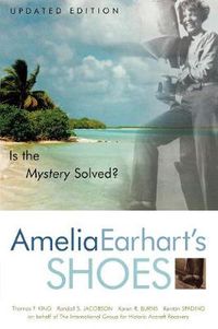 Cover image for Amelia Earhart's Shoes: Is the Mystery Solved?