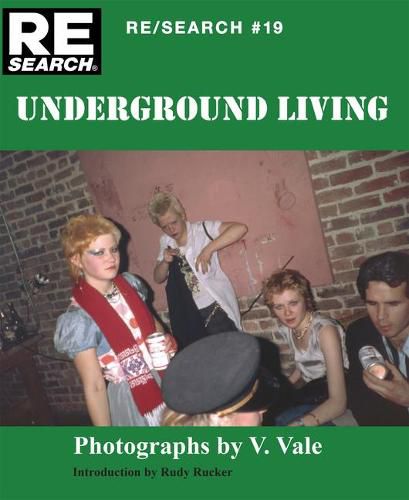 Cover image for Underground Living