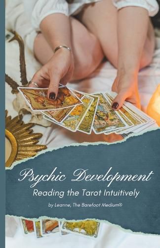 Cover image for Psychic Development: Reading the Tarot Intuitively