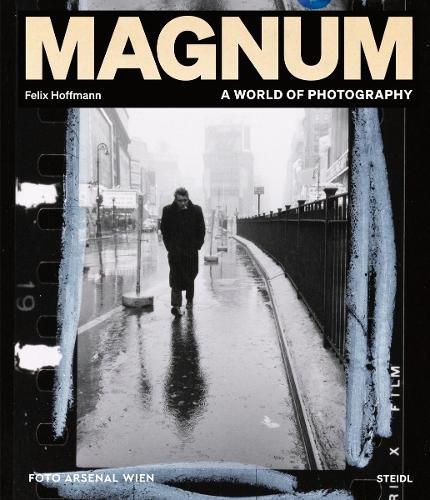 Cover image for Magnum: A World of Photography