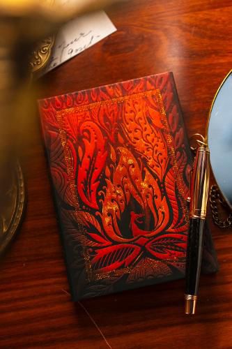 Cover image for Carrie (Stephen King) Ultra Unlined Hardcover Journal (Elastic Band Closure)