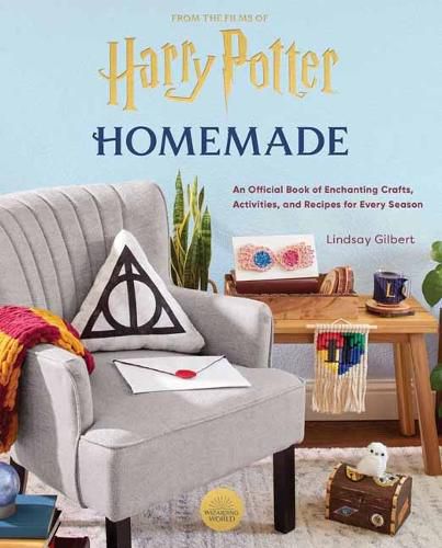 Cover image for Harry Potter: Homemade: An Official Book of Enchanting Crafts, Activities, and Recipes for Every Season