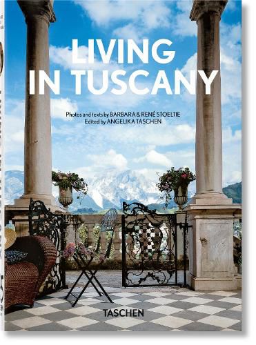 Cover image for Living in Tuscany. 45th Ed.