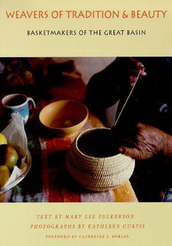 Cover image for Weavers of Tradition and Beauty: Basketmakers of the Great Basin