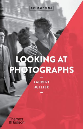 Cover image for Looking at Photographs