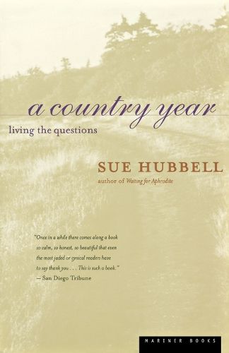 Cover image for A Country Year: Living the Questions