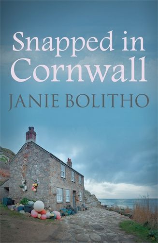 Cover image for Snapped in Cornwall