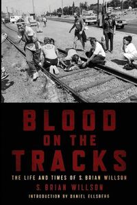 Cover image for Blood on the Tracks