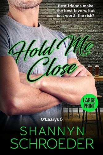 Cover image for Hold Me Close (Large Print)