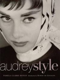 Cover image for Audrey Style