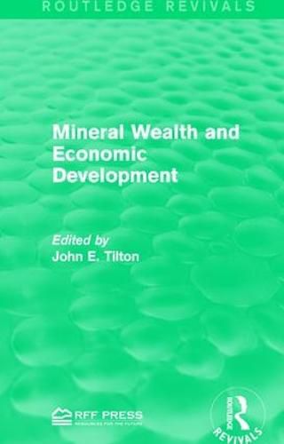 Cover image for Mineral Wealth and Economic Development