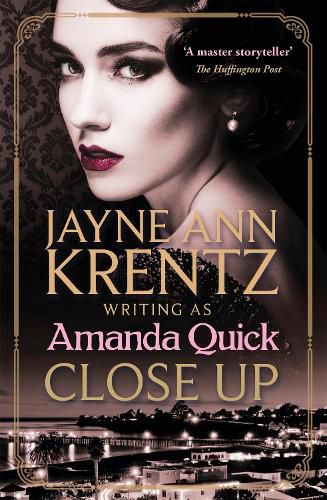 Cover image for Close Up: escape to the glittering golden age of 1930s Hollywood