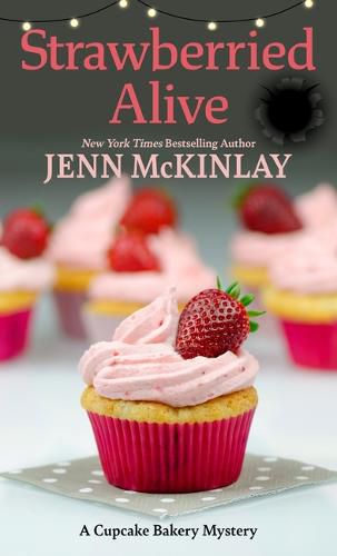 Cover image for Strawberried Alive