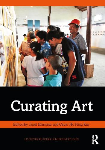 Cover image for Curating Art