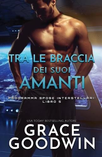 Cover image for Tra le braccia dei suoi amanti: (per ipovedenti)