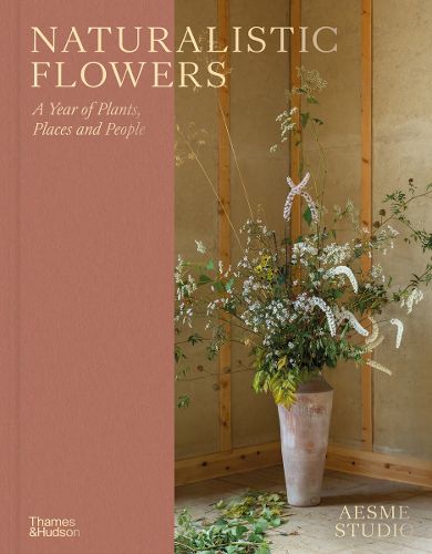 Cover image for Naturalistic Flowers