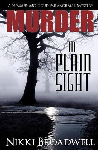 Cover image for Murder in Plain Sight: A Summer McCloud paranormal mystery