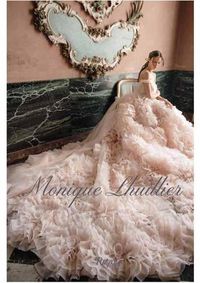 Cover image for Monique Lhuillier: Dreaming of Fashion and Glamour