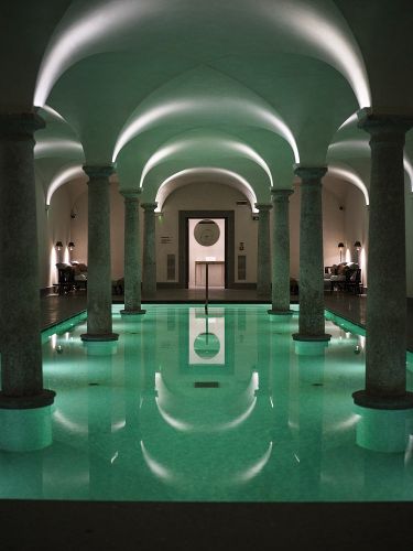 Cover image for Portrait Milan