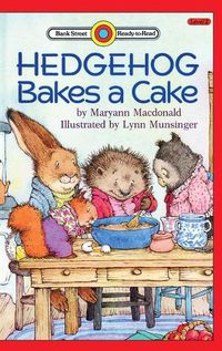 Cover image for Hedgehog Bakes a Cake: Level 2