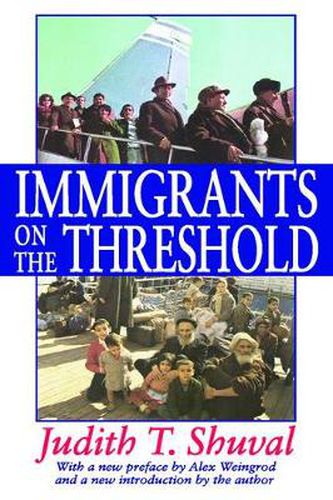 Cover image for Immigrants on the Threshold