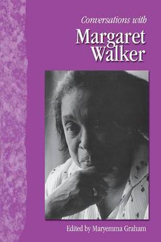 Cover image for Conversations with Margaret Walker