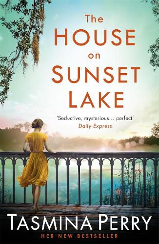 Cover image for The House on Sunset Lake: A breathtaking novel of secrets, mystery and love