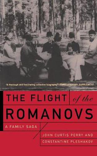 Cover image for The Flight of the Romanovs: A Family Saga