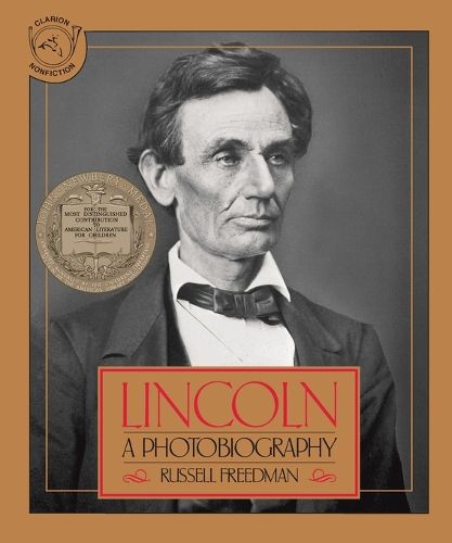 Cover image for Lincoln: A Photobiography